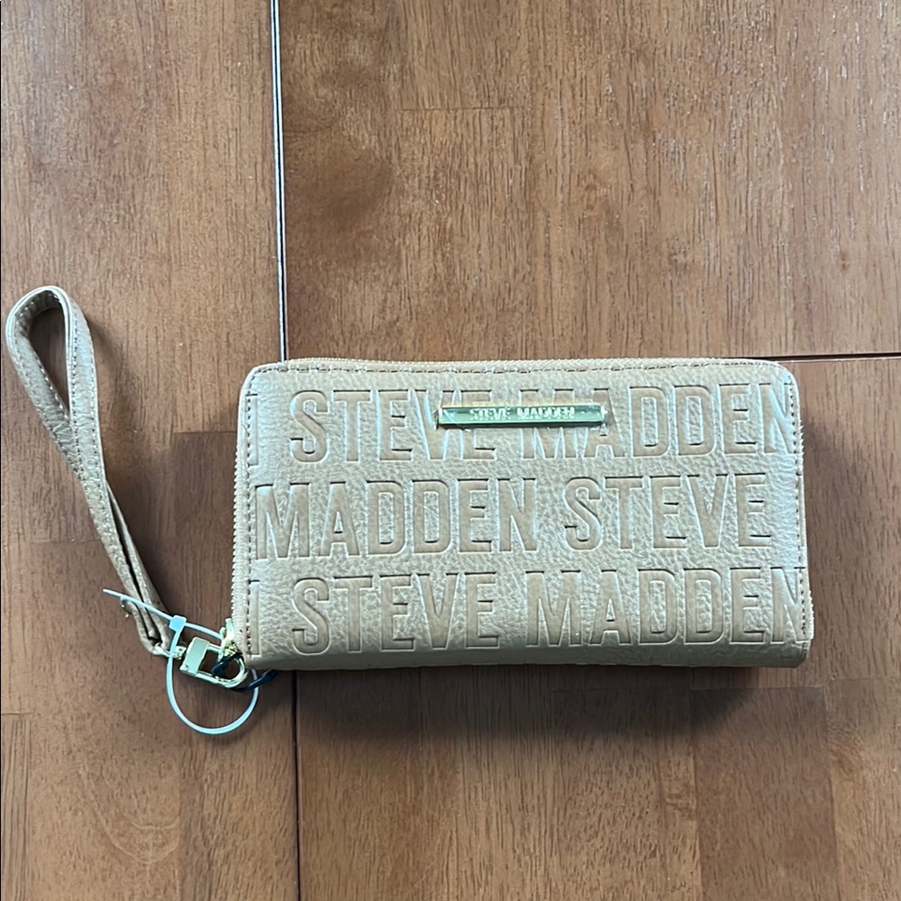 Steve Madden Tan Wristlet Wallet